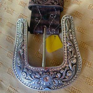 Brand new! Gorgeous Justin leather belt